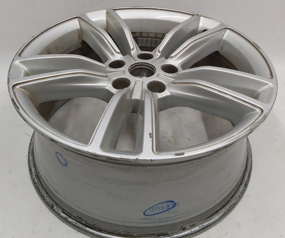 Диск колёсный (19x8.0J - SILVER) с повреждением Tesla model S 1054040-00-B Киев - изображение 3