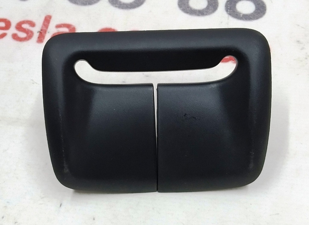 1Накладка декоративная ремня безопасности двойного левого сиденья 2-го ряда правая BLACK (с поврежде Київ - зображення 1