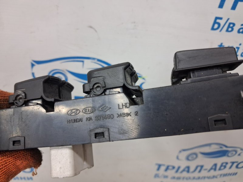 Блок управления стеклоподъемниками Hyundai Santa fe 2005-2012 93570-2B000-S4 (Арт. 85210) Київ - зображення 4