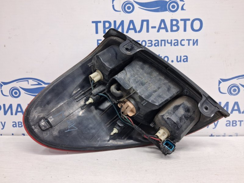 Фонарь задний внешний правый Mitsubishi L200 KB 2.5 DIESEL 4D56 2006 (б/у) Київ - зображення 4