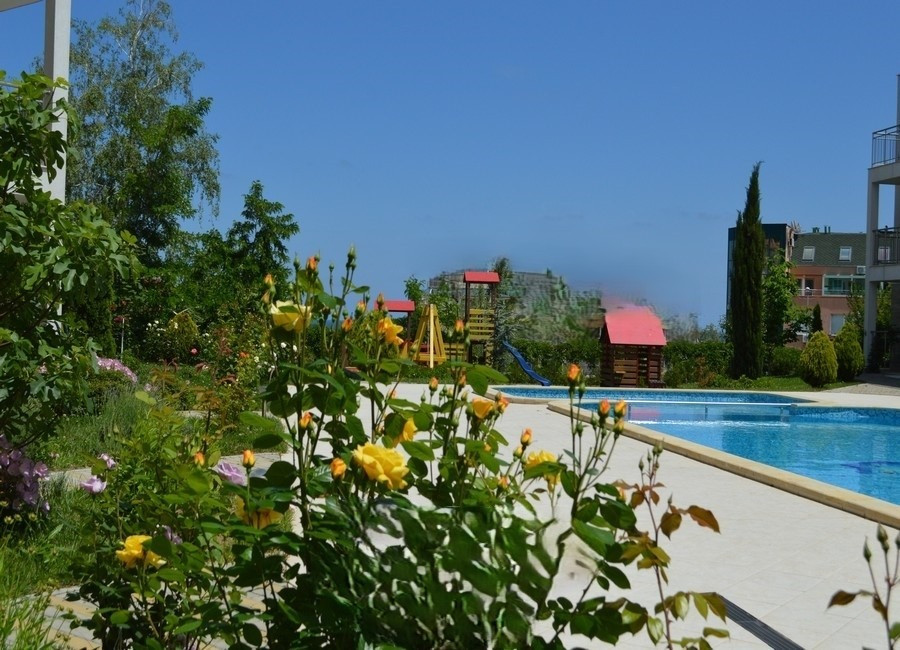 2-х ком квартира в закрытом комплексе в 150 м от моря в г. Бяла (Болгария) Одеса - зображення 2