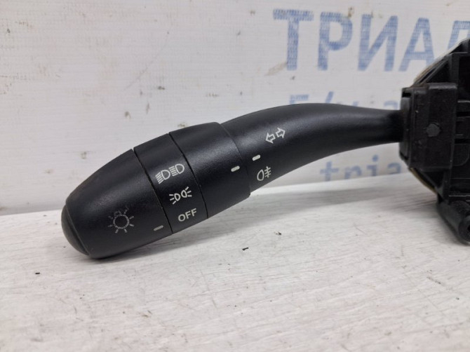 Переключатель подрулевой левый(поворотники) Hyundai I30 FD 1.6 DIESEL D4FB 2007 (б/у) Київ - зображення 2