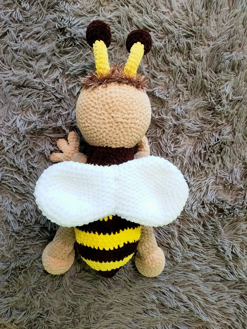 Іграшка м'яка дитяча в'язана 45 см Бджілка з чубчиком ручная работа handmade Нововолинськ - зображення 3