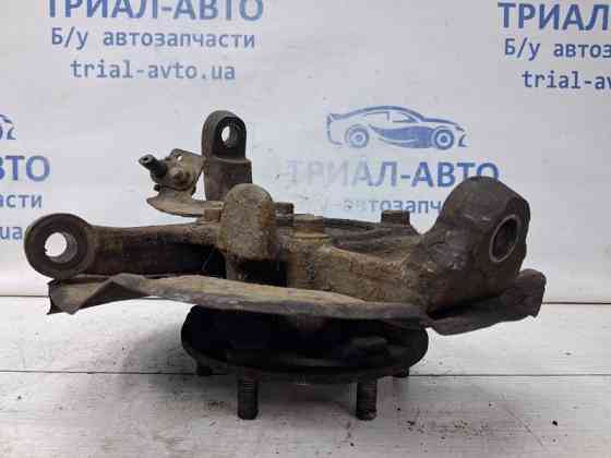 Кулак поворотный правый со ступицей Mitsubishi L200 KB 2.5 DIESEL 4D56 2006 (б/у) Киев