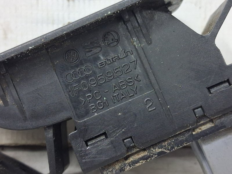 Кнопка стеклоподъемника Volkswagen Caddy 2K 1.9 DIESEL BJB 2003 (б/у) Киев - изображение 4