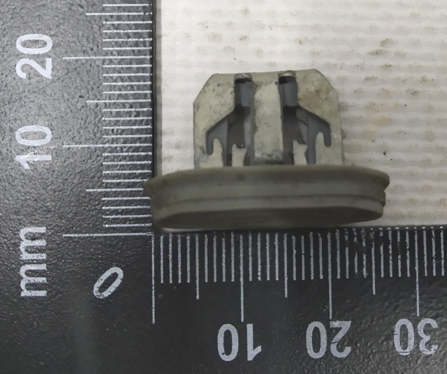 Клипса крепления с уплотнителем 21x6 SLOT .65-1.2, STL (рокерная панель) Tesla model 3 1110167-00-A Киев - изображение 4