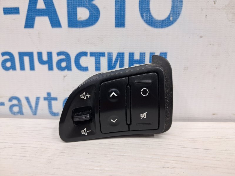 Кнопки руля Kia Sportage SL 1.7 DIESEL D4FD 2010 (б/у) Киев - изображение 1