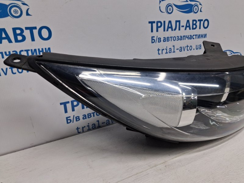 Фара правая галоген Kia Sportage SL 1.7 DIESEL D4FD 2010 (б/у) Киев - изображение 2