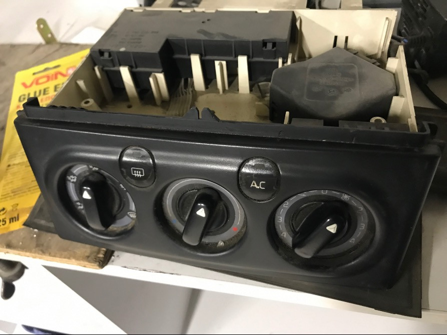 Бу блок управления печкой с кондиционером Renault Laguna 1, 9041703027 Кропивницький - зображення 1