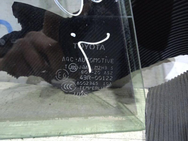 Стекло двери задней левой (форточка) Toyota RAV 4 A30 2005 (б/у) Київ - зображення 2