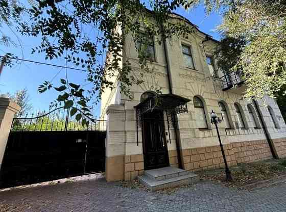 Продам. 2-поверхову будівлю 361 м.кв., 11,7 соток, вул. Паторжинського Дніпро