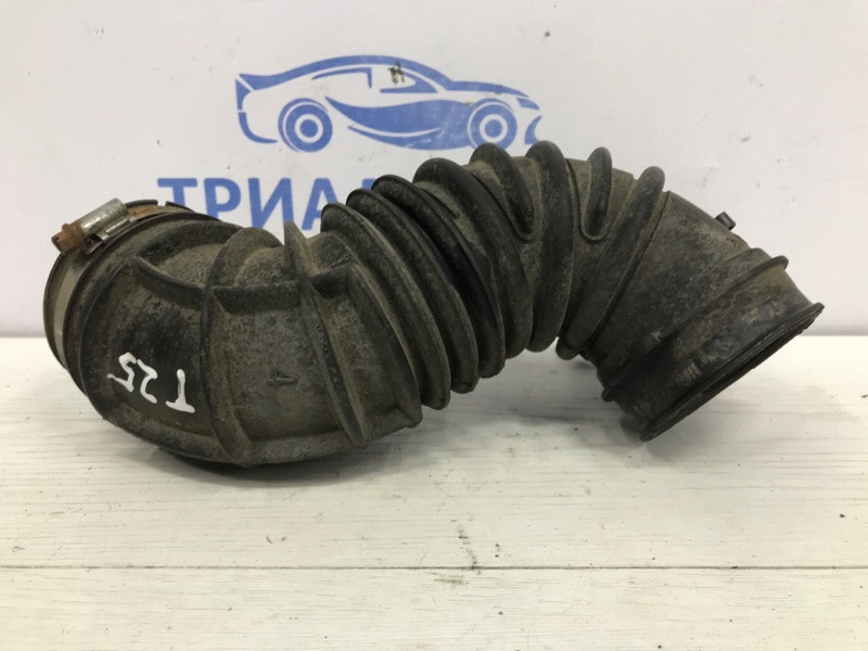 Патрубок воздушного фильтра Toyota Avensis T25 1.8 БЕНЗИН 1ZZFE 2002 (б/у) Киев - изображение 3