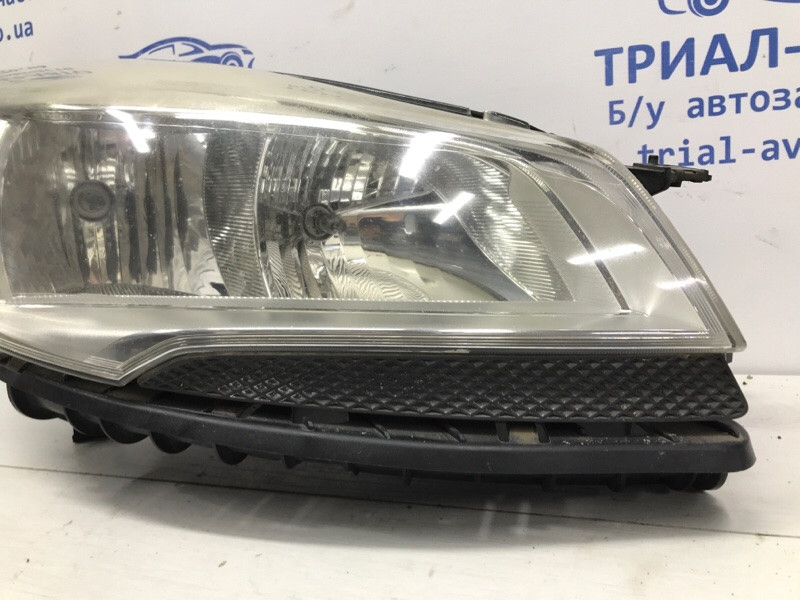 Фара правая галоген Ford Kuga CBS 2.0 DIESEL 2011 (б/у) Киев - изображение 3