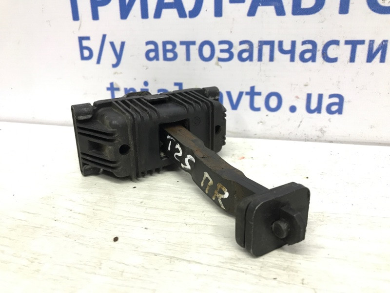 Ограничитель двери передний правый Toyota Avensis 2002-2010 68610-05040 (Арт. 39912) Киев - изображение 3