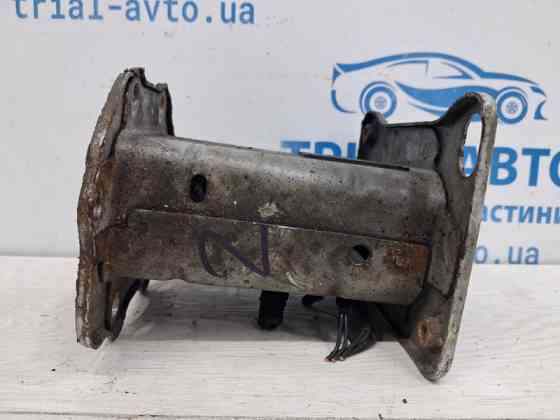 Кронштейн усилителя переднего бампера Hyundai I30 FD 1.6 DIESEL D4FB 2007 прав. (б/у) Киев