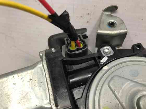 Стеклоподъемник передний левый Nissan Tiida C11 1.6 БЕНЗИН HR16 2004 (б/у) Київ