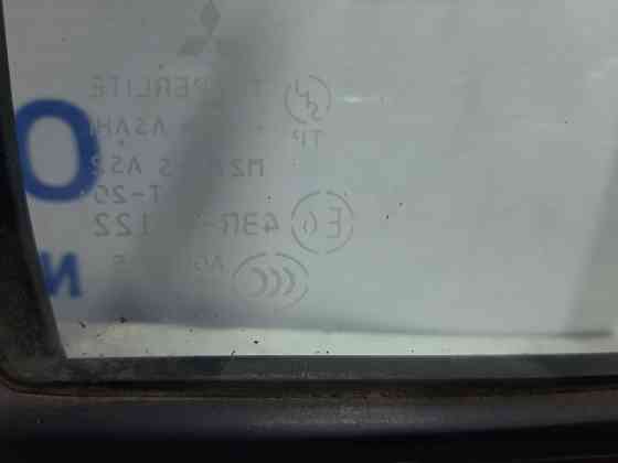 Стекло двери задней правой (форточка) Mitsubishi Lancer 9 1.6 БЕНЗИН 4G18 2003 (б/у) Київ