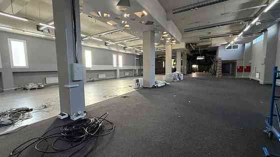 ФАСАД, Магазин / розважальний центр 1800м2, вул. Кирилівська Київ