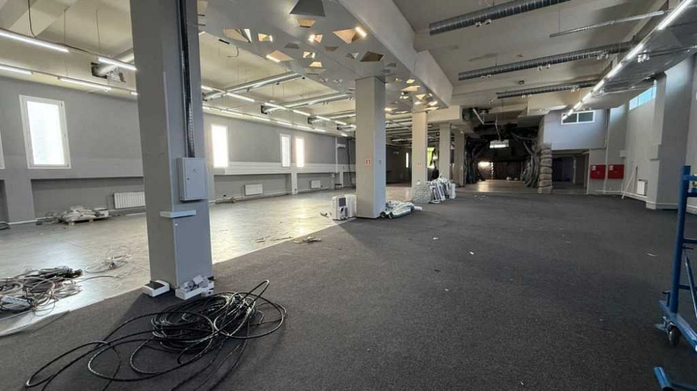 ФАСАД, Магазин / розважальний центр 1800м2, вул. Кирилівська Киев - изображение 3