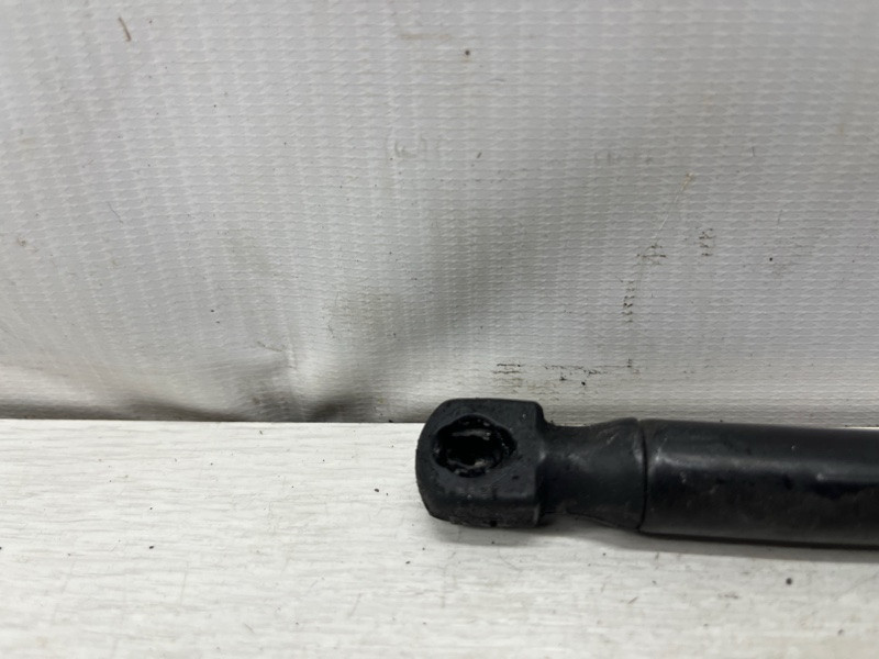 Амортизатор капота Jeep Cherokee 2013-2019 68156156AB (Арт. 76961) Київ - зображення 3
