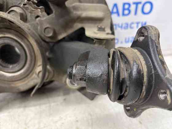 Кулак поворотный правый со ступицей Mitsubishi Pajero Wagon 1999-2006 MR374502 (Арт. 75849) Київ