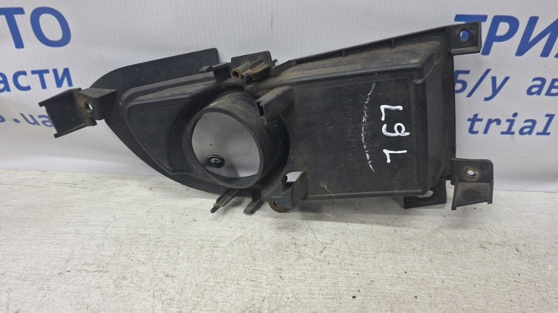Решетка противотуманки левая Mitsubishi Lancer 9 1.6 БЕНЗИН 4G18 2003 (б/у) Киев - изображение 1