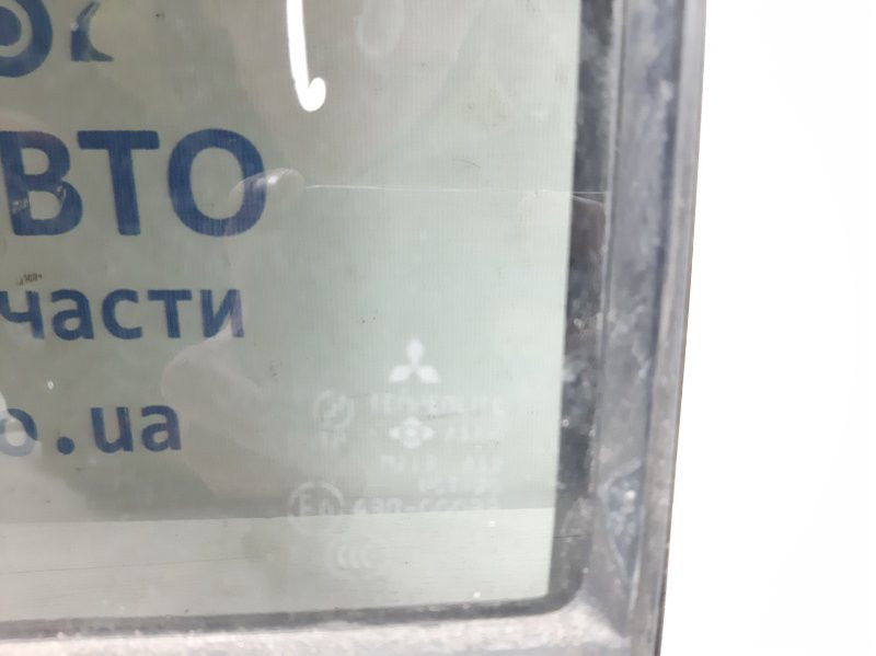 Стекло двери задней левой (форточка) Mitsubishi Pajero Wagon 4 3.2 ДИЗЕЛЬ 4M41 2006 (б/у) Киев - изображение 2