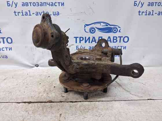 Кулак поворотный правый со ступицей Mitsubishi L200 KB 2.5 ДИЗЕЛЬ 4D56U 2006 (б/у) Київ