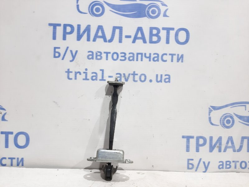 Ограничитель двери задний левый Nissan X-Trail T31 2007 (б/у) Киев - изображение 1