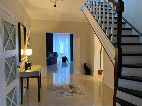 Мятна 10, Жуляни, продам будинок в котеджному містечку Київ