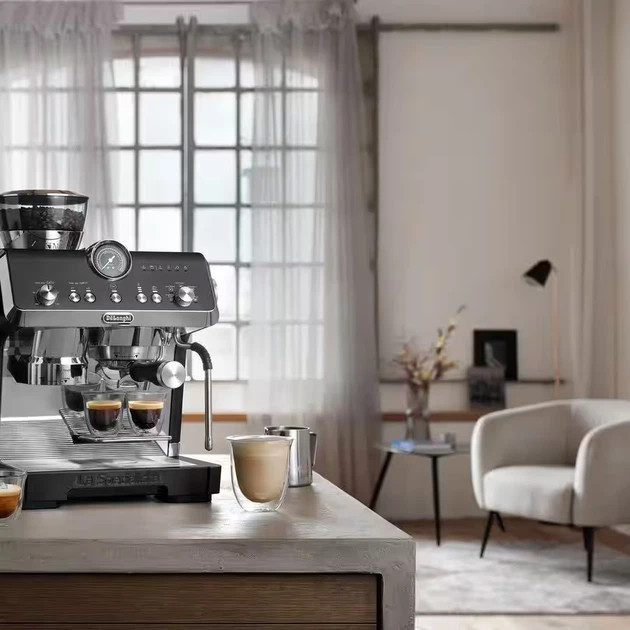 Кофеварка рожковая Delonghi La Specialista Opera EC 9555.BK 1550 Вт черная Киев - изображение 6