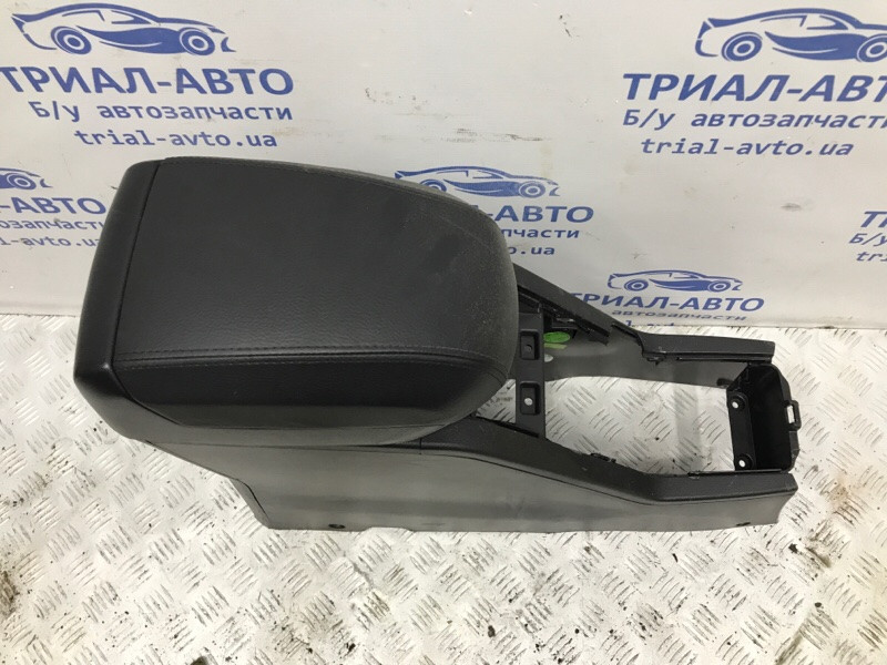 Подлокотник Chevrolet Captiva C100 2.4 БЕНЗИН Z24SED 2006 (б/у) Киев - изображение 2