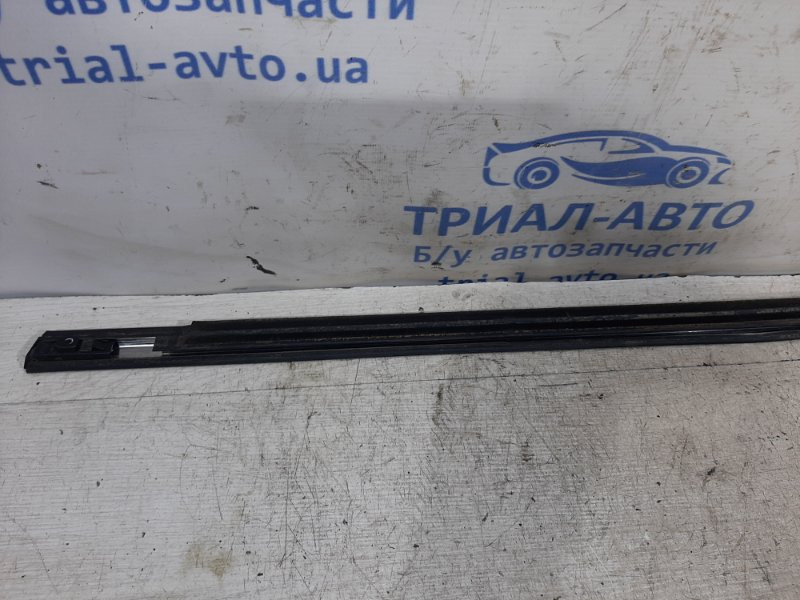 Молдинг стекла двери задний Chevrolet Captiva C140 2.2 ДИЗЕЛЬ 2006 (б/у) Киев - изображение 5