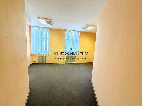 Продаж 2-кімнатної квартири в сталінці на Печерську Киев