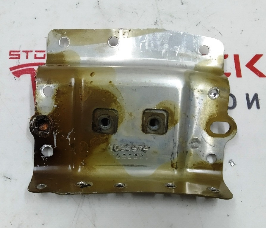 3Четверть задняя правая кузовная панель крепления петли замка двери Tesla model 3 1095028-S0-B Киев - изображение 2