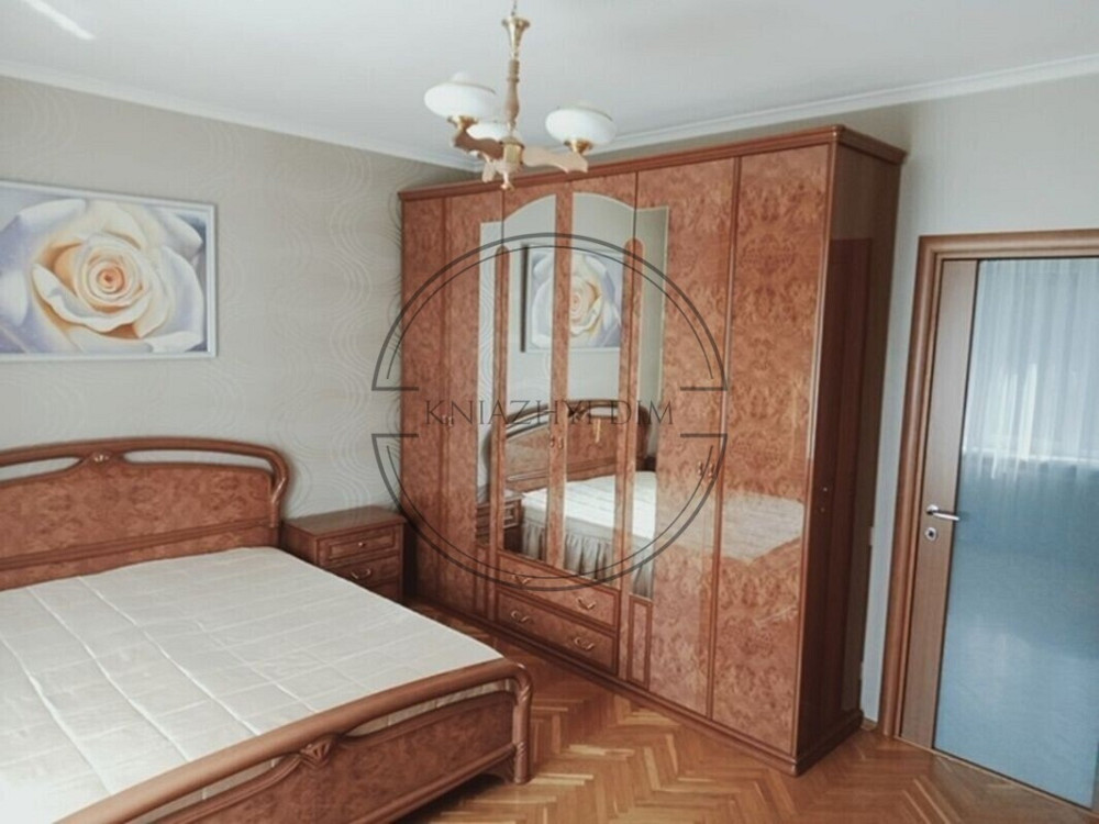 Відмінна трикімнатна квартира в самому серці Києва на Печерске.Код: 11195417 Київ - зображення 1