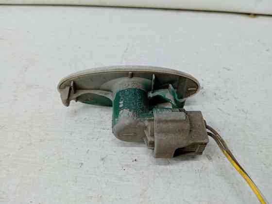 Повторитель поворотника Toyota RAV 4 2005-2016 817300D030 (Арт. 60534) Киев