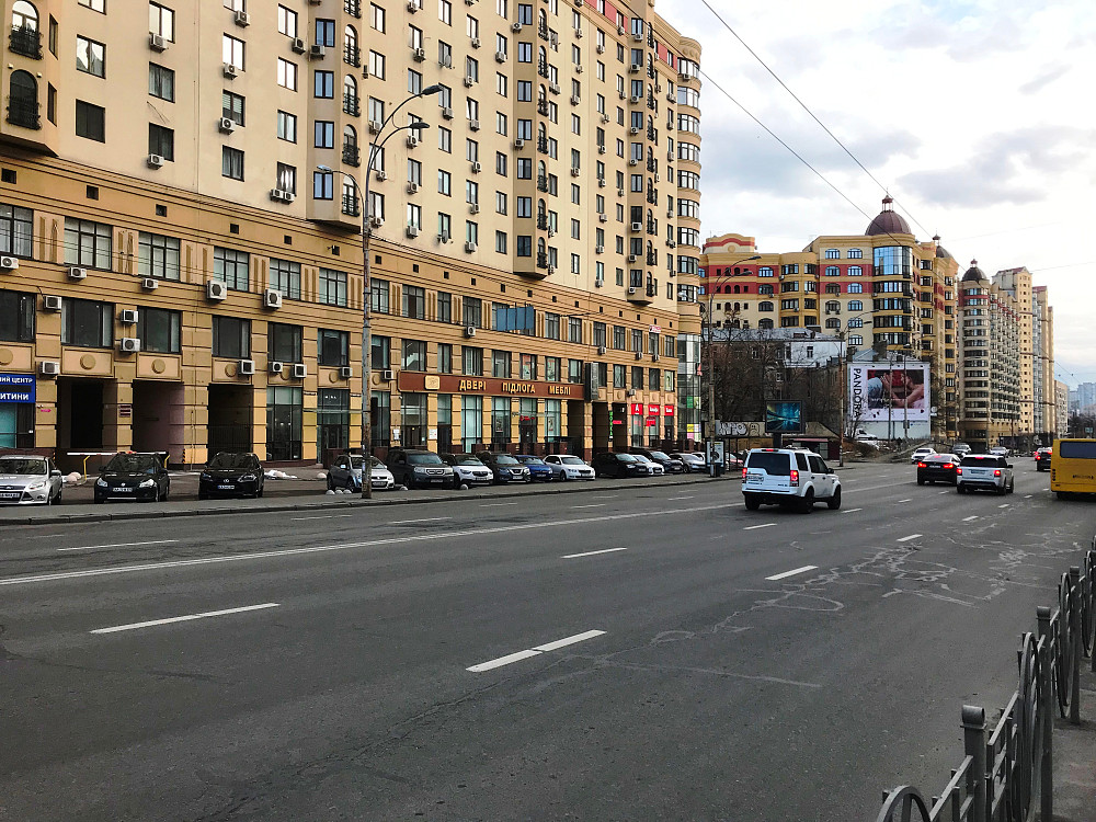 БЕЗ%, здам 266 м2, Полтавська 10, фасад на Чорновола, після банку, Лукянівка, Київ, центр, вітрини Київ - зображення 2