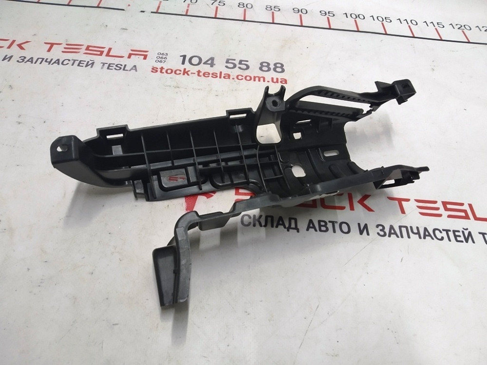 Кронштейн облицовки двери задней левой задний верхний Tesla model X 1055050-07-J Киев - изображение 5