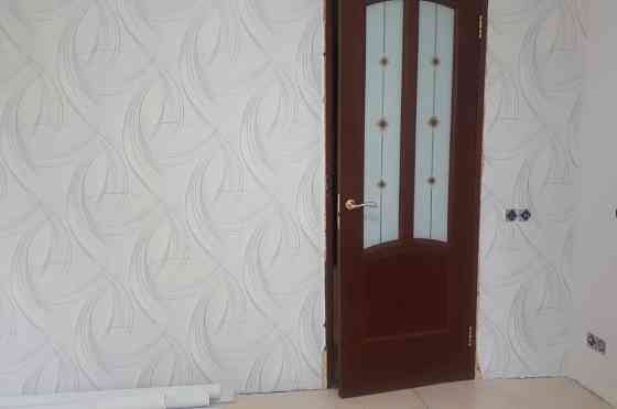 Поклейка шпалер Троєщина Дарниця Позняки Київ