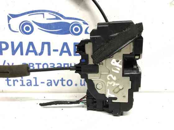 Замок двери передний правый Nissan X-Trail T32 1.6 DIESEL R9M 2014 (б/у) Киев