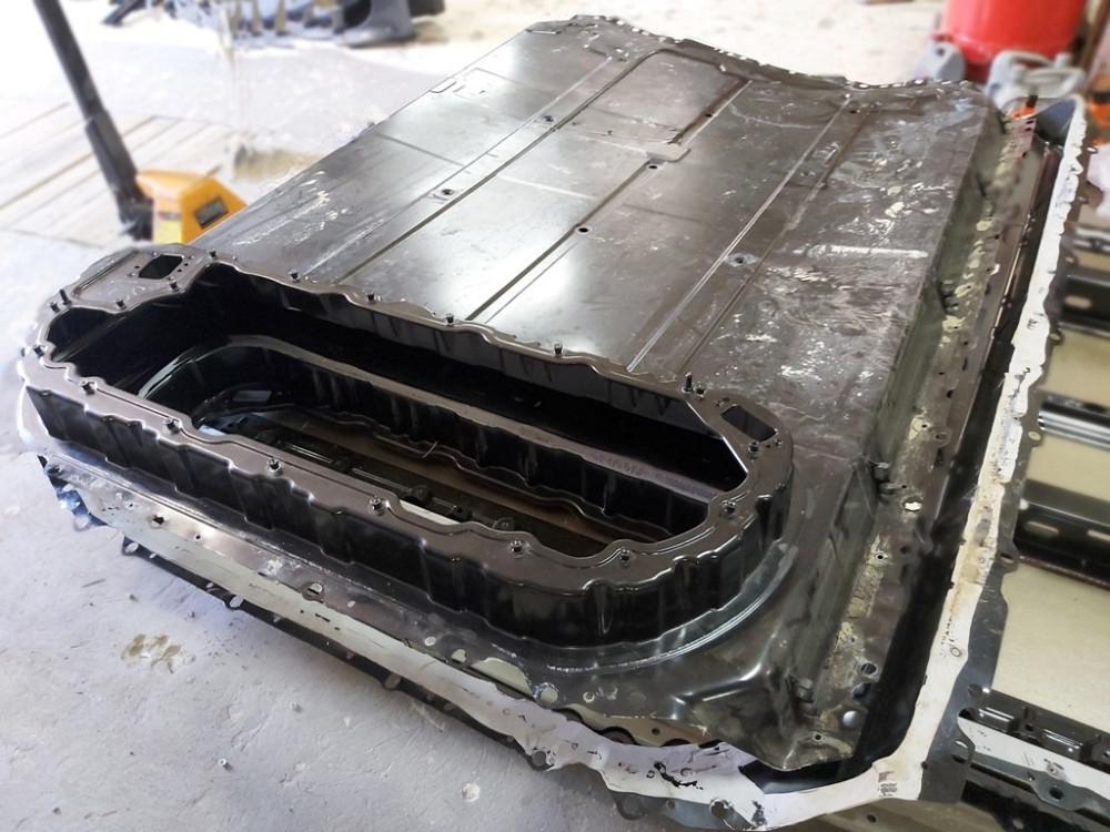 Крышка верхняя основной батареи Mid Range Tesla model 1104432-00-M Київ - зображення 1