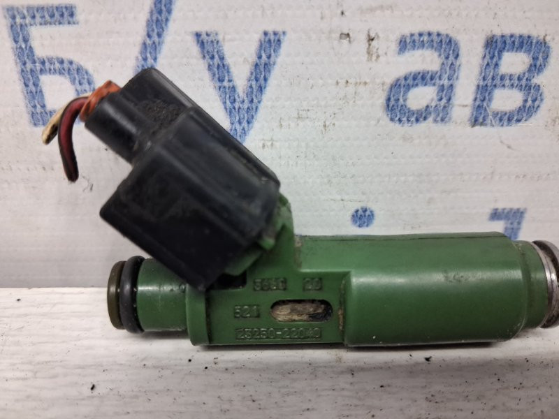 Форсунка топливная Toyota Avensis T25 1.8 БЕНЗИН 1ZZFE 2002 (б/у) Київ - зображення 3