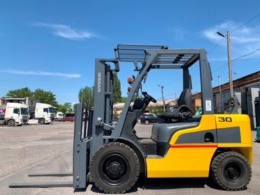 Вилочный погрузчик Nissan на 3 тонны, с синхронным позиционером вил. Модель UG1F2A30D Винница - изображение 1