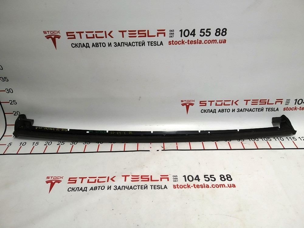 Уплотнитель стекла верхнего двери задней левой с металлическим кронштейном Tesla model X 1073246-S0- Киев - изображение 1