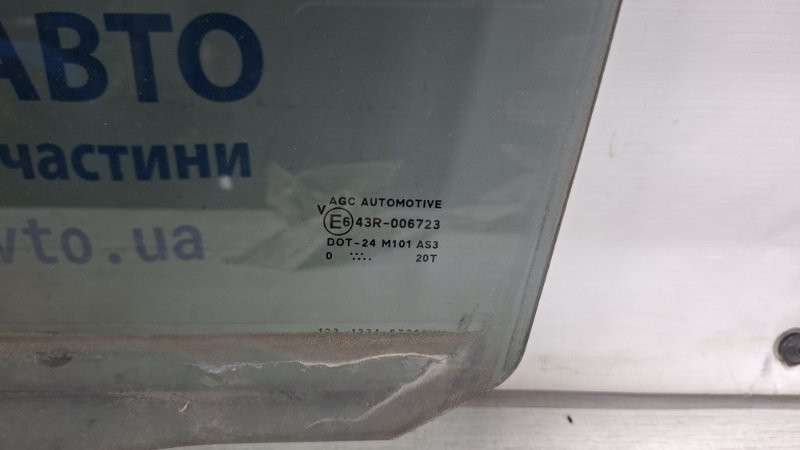 Стекло двери заднее левое Mitsubishi Outlander XL 2.2 DIESEL 4HK 2007 (б/у) Київ - зображення 2