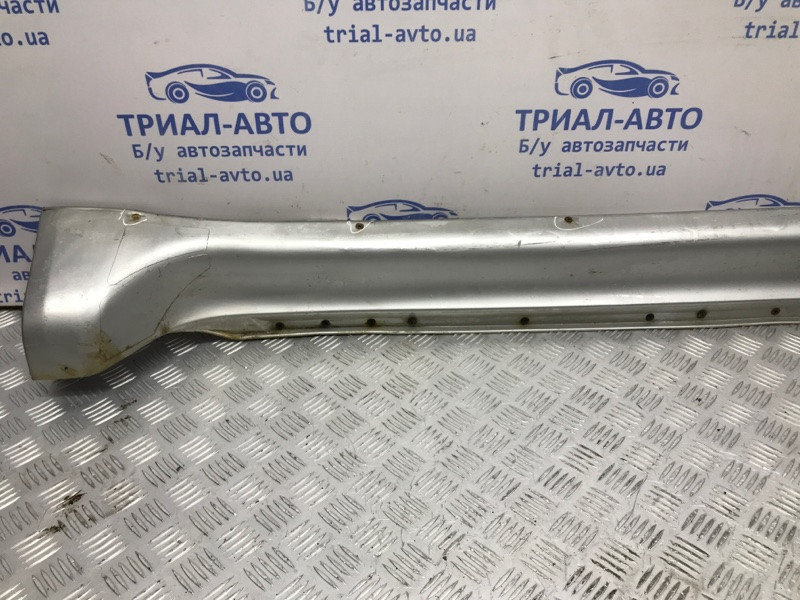 Накладка порога внешняя правая Mitsubishi Pajero Wagon 3 3.2 ДИЗЕЛЬ 4M41 1999 (б/у) Київ - зображення 2