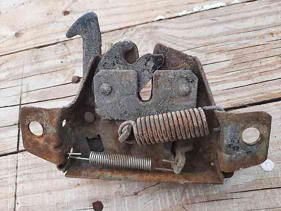 MB 401257 Замок капота Mitsubishi Lancer IV Colt РАЗБОРКА Дніпро