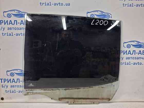 Стекло двери заднее левое Mitsubishi L200 KB 2.5 DIESEL 4D56 2006 (б/у) Київ