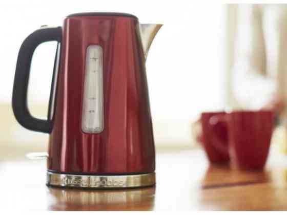 Электрочайник Russell Hobbs Luna 23210-70 1,7 л красный Київ
